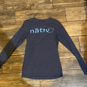 Men’s Nativ long sleeved tee size small